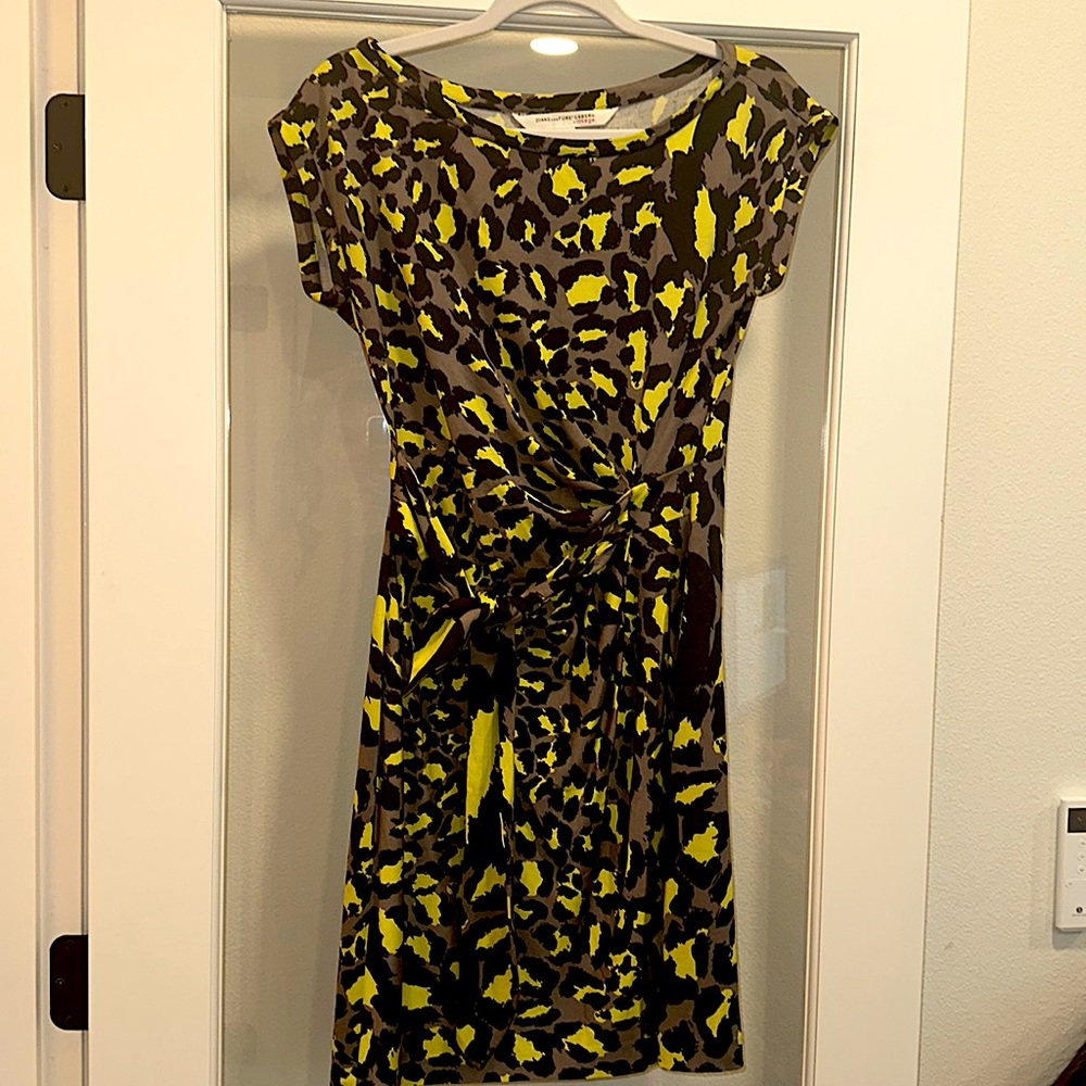 Diane von Fürstenberg 100% silk dress- size 4